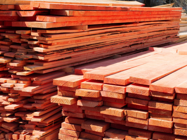 木材和木板经过防潮和驱虫处理图片下载