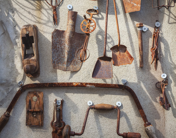 旧的农业工具。彩色图像图片下载