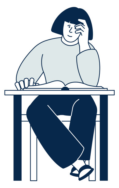 年轻女性阅读。学生在书桌前学习图片下载