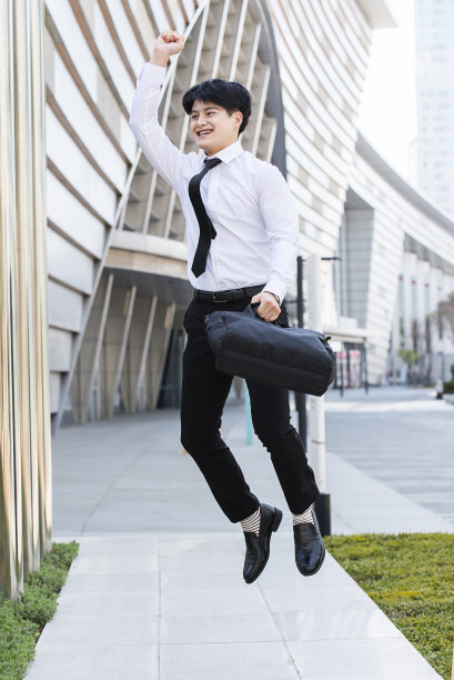 年轻人图片下载