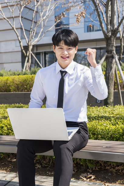 年轻人图片下载