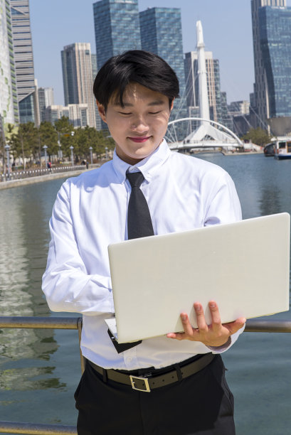 年轻人图片下载