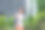 一个从高楼公寓通勤的女商人图片下载