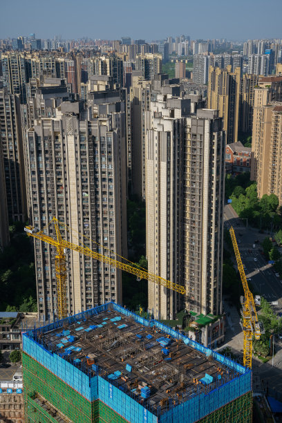 阳光明媚的现代城市图片下载