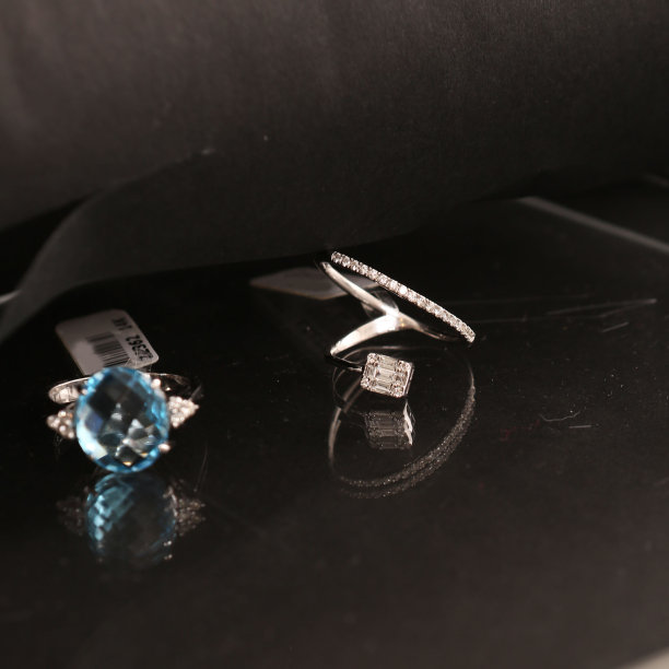 黄金和钻石首饰图片下载