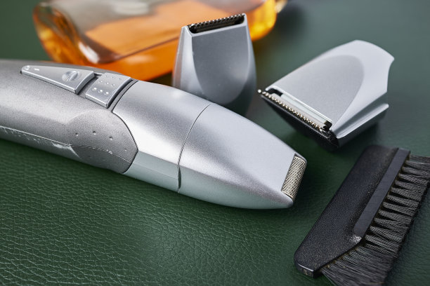 清晨剃须图片下载