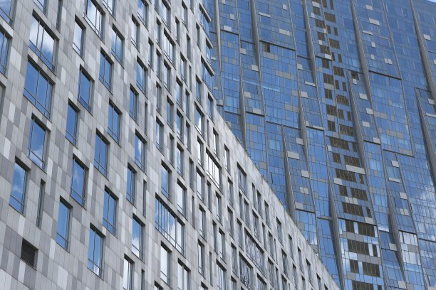 俄罗斯莫斯科市的新建筑立面，现代建筑风格，城市地标，外观对称图片下载