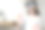 年轻兴奋的女子戴着VR头盔与增强世界互动，在家玩游戏图片下载