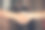 特写运动员在健身房握手的手。两个健美运动员在一起锻炼前互相问候。健康男性的手在运动前合作。运动员们在体育馆里打招呼图片下载