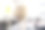 女裁缝坐在她的工位在车间。图片下载