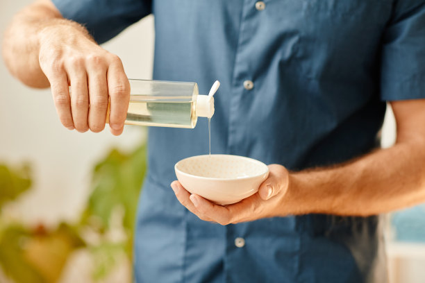 按摩油特写镜头图片下载