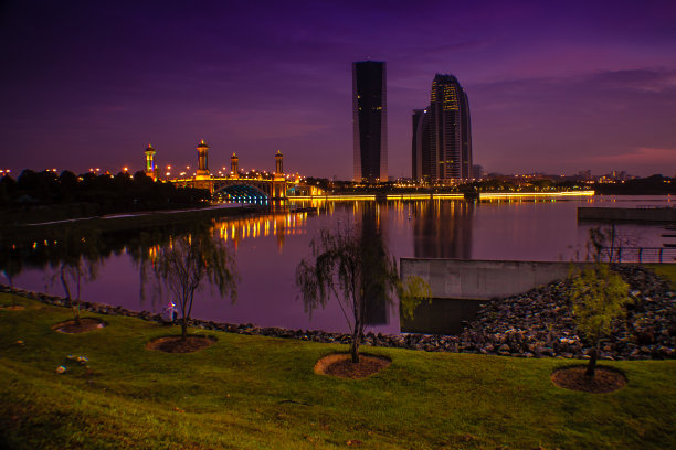 普特拉贾亚城市夜景图片下载