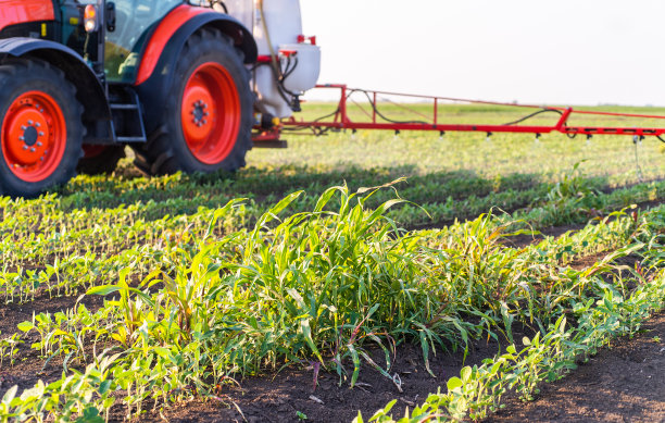 拖拉机喷头的喷嘴图片下载