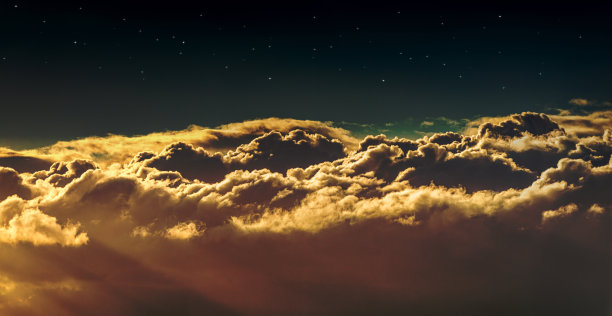 日出布满云层图片下载