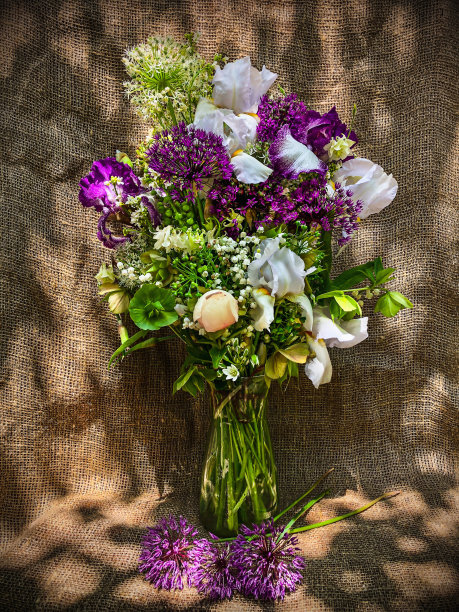 浪漫的春花花束图片下载