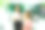 微笑的化妆师和顾客在美容院图片下载