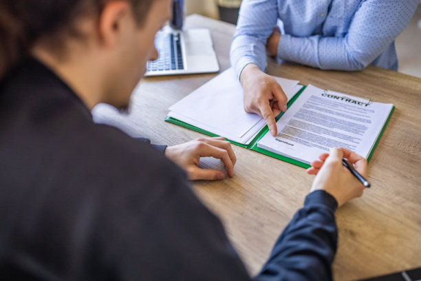 客户在与一位日本商人会面时演唱文件图片下载