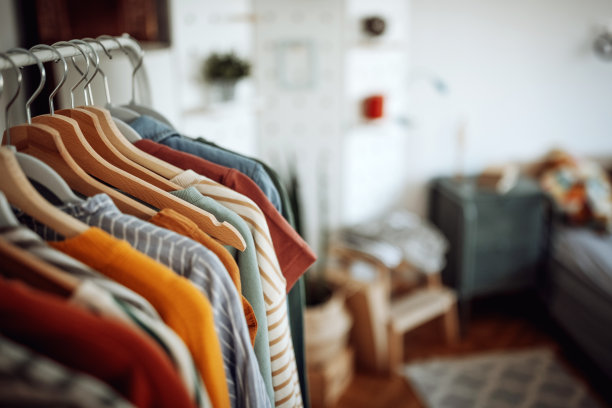 衣架和衣服图片下载
