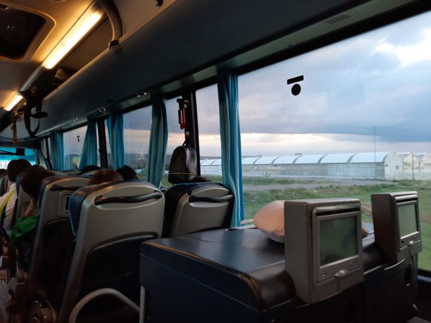 旅游/公共汽车旅游/风景/公共汽车窗口图片下载