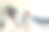 两个商业女性团队会议使用笔记本电脑在公司的办公桌。两名年轻女性，自由职业，阅读财务图表，计划分析市场数据。亚洲人团队办公公司。图片下载