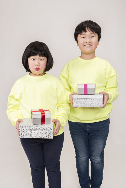 年轻的兄弟姐妹的生活方式图片下载