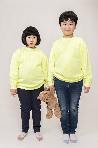 年轻的兄弟姐妹的生活方式图片下载