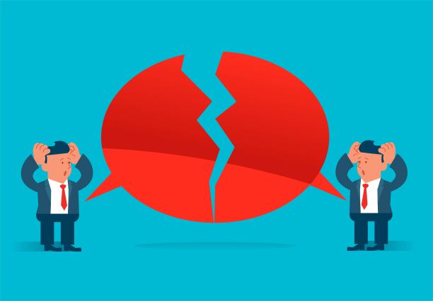 合作谈判失败，沟通交流失败，沟通关系破裂，沟通技巧差，两名商人面对面站在面前破裂言语泡沫图片下载