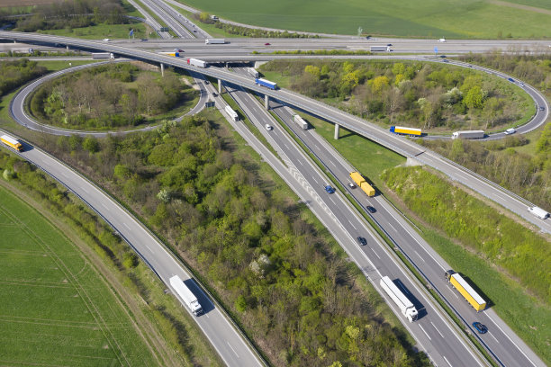 公路交汇处上方图片下载