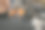 专业工人在车间修理咖啡机图片下载