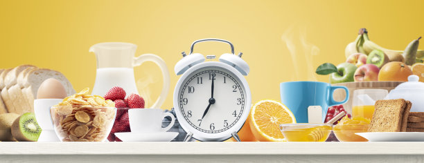 早餐时间到了:在家吃美味健康的早餐图片下载