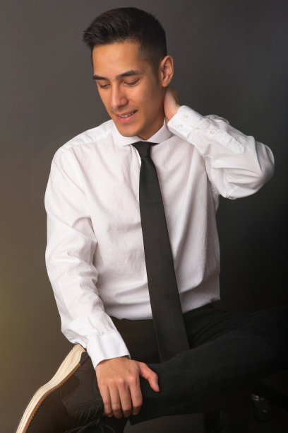 快乐帅男正式画像图片下载