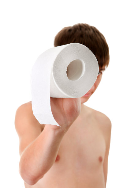 拿着卫生纸的年轻人图片下载