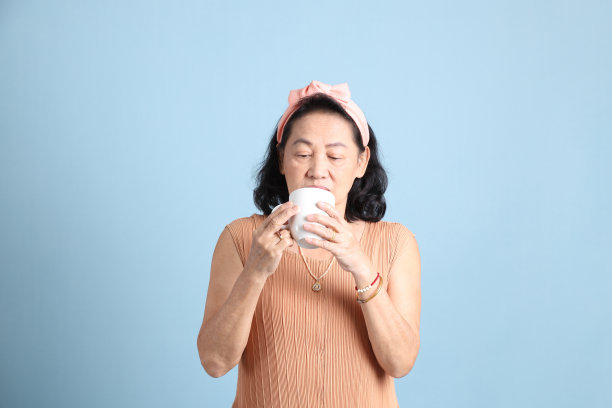 资深亚洲女人图片下载