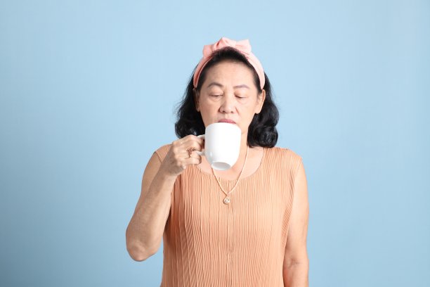 资深亚洲女人图片下载