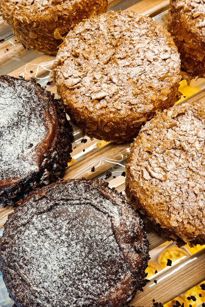 面包店出售的蛋糕特写。图片下载