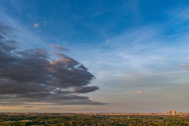 鸟瞰位于Rutherford road和Vaughan Mills road, Woodbridge和Kleinburg, Vaughan, Canada的住宅区图片下载