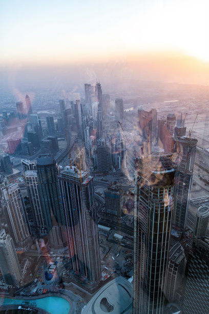 傍晚时分阿联酋迪拜市中心日落图片下载