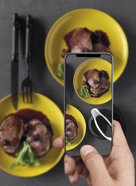 拍牛排的照片图片下载