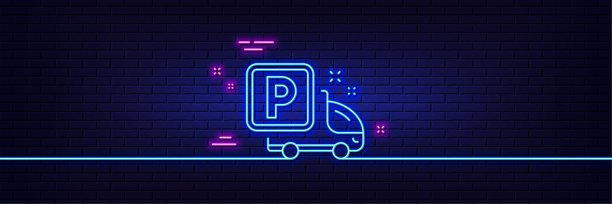 卡车停车线图标。停车场的迹象。霓虹灯发光效果。向量图片下载