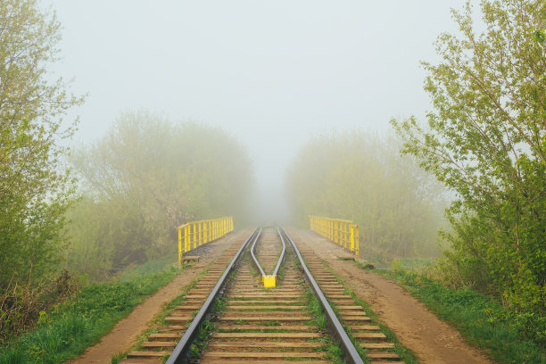 不清晰的铁路图片下载