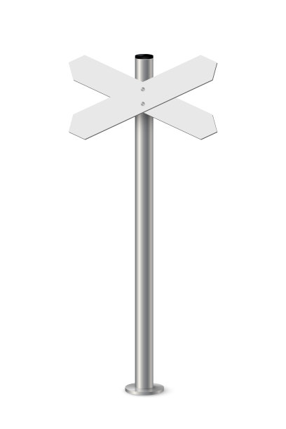 道路上有空白方向标志的路标。金属杆与白色箭头板矢量插图。复古钢街张贴孤立在白色背景。简单的空十字路口横幅图片下载