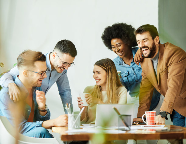 商务人士办公室团队合作讨论场景图片下载