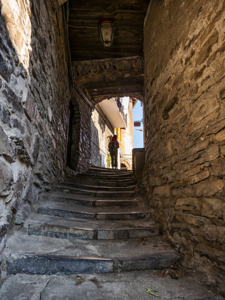 科莫湖上的一条小路图片下载