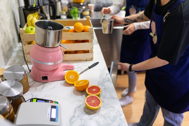 为冷压机准备水果图片下载