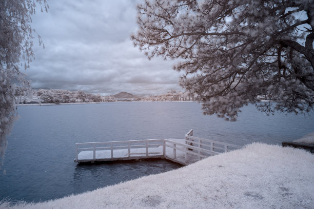 景观照片红外:大叻的街头生活。图片下载