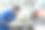 工人在冶金工业工厂用现代切割机切割金属板图片下载
