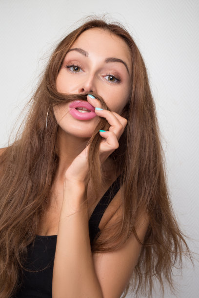 有趣的年轻女子图片下载