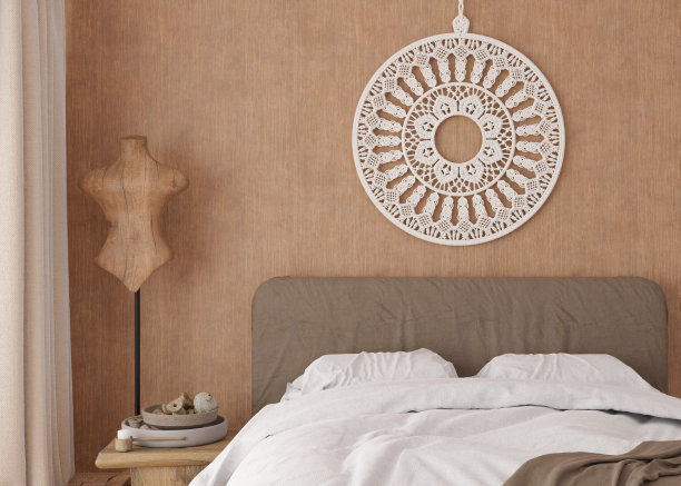 手工编结挂在卧室的墙上。墙面装饰采用波西米亚风格，用天然颜色的棉线编织而成。漂亮的流苏墙板，舒适的房间。3 d渲染。图片下载