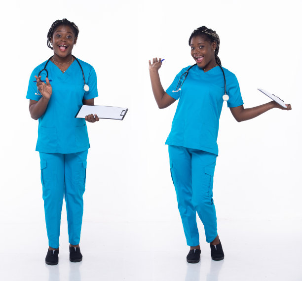 20多岁的年轻非洲裔美国女性医疗保健护士，哇惊喜高兴图片下载