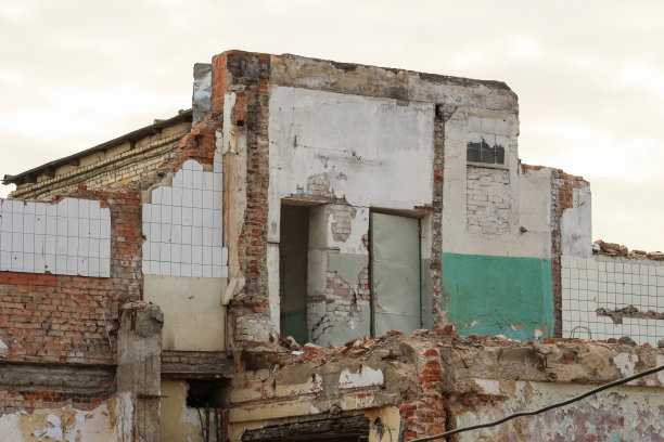 砖墙残垣断壁图片下载